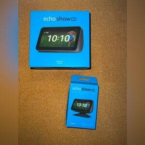 NIB Amazon Echo Show 5 and Adjustable Stand